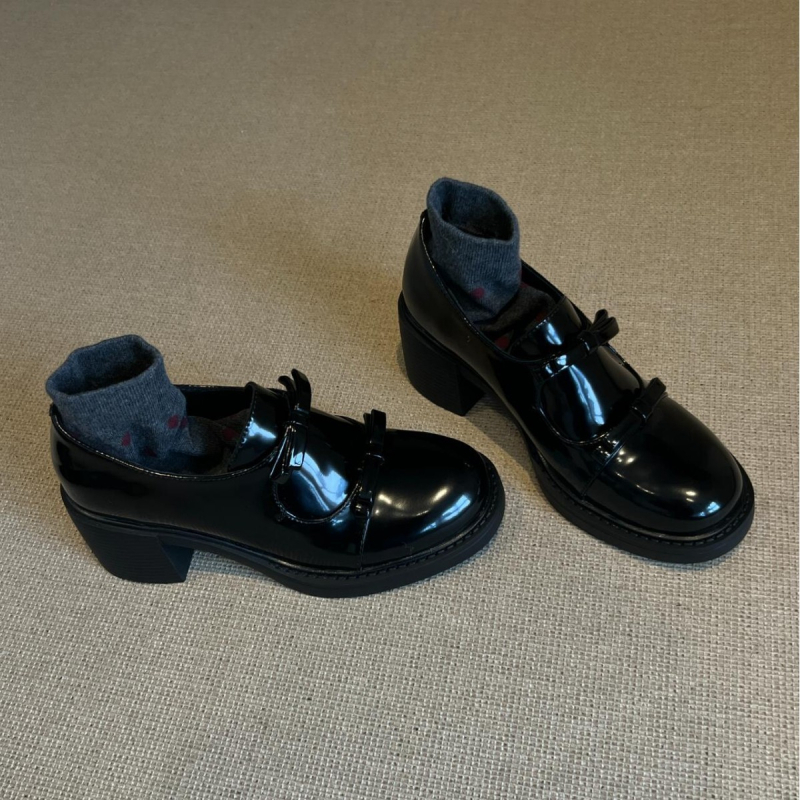 Loafersi s mašnicom, okrugli vrh, slip-on, niski potpetica 1–3 cm, gornji materijal: teleća koža