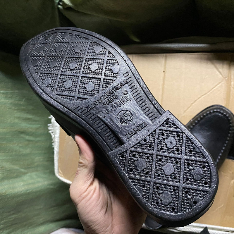 Ghete de ploaie impermeabile pentru bărbați — partea superioară și talpa din plastic, vârf rotund, călcâi plat, pentru toate anotimpurile