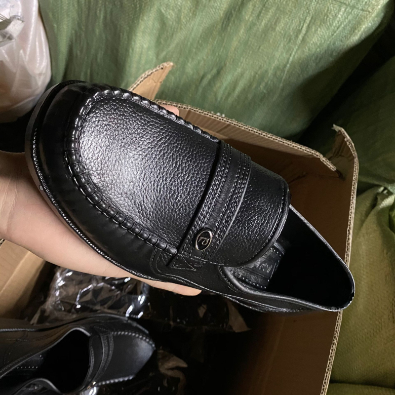 Ghete de ploaie impermeabile pentru bărbați — partea superioară și talpa din plastic, vârf rotund, călcâi plat, pentru toate anotimpurile