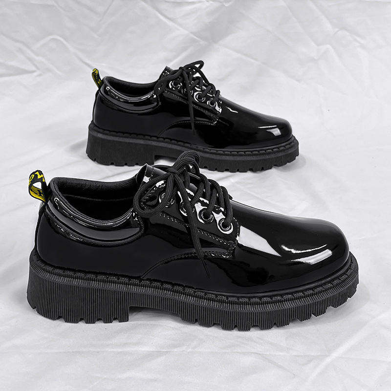 Pantofi Derby pentru bărbați, partea superioară PU lucioasă, vârf din piele, talpă din cauciuc cu talpă groasă, toc mic 1–3 cm, stil britanic.