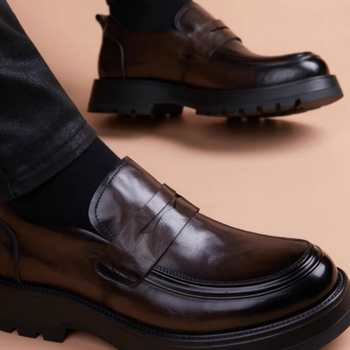 Muške formalne kožne cipele, gornji dio od prvog sloja teleće kože, gumeni potplat, visok gornji dio, slip-on bez vezivanja