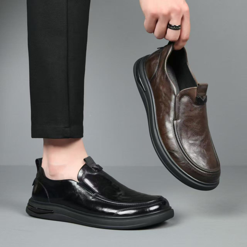 Muške slip-on loaferice – gornji dio od prve klase teleće kože, gumeni potplat, niski pet 1–3 cm; prozračne, protuklizne, upijaju znoj.