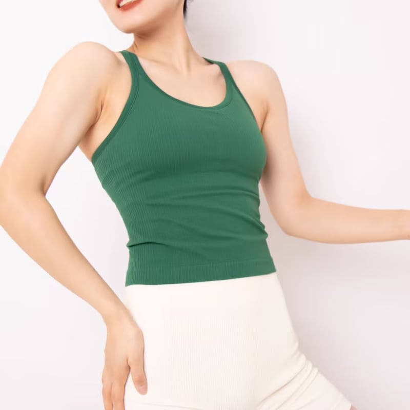 Joga top‑vest s 3/4 šalice, oblikovana šalica, odvojiva traka za vrat, glavni materijal 90% najlon, podstava 10% najlon