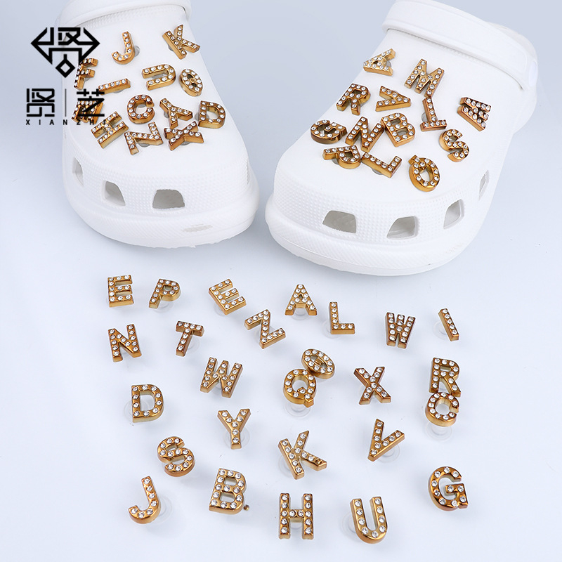 Dodaci za obuću — Skup kopča sa slovima za Crocs (ABS; Model Letter e-x; Brend Xianzhi; Pogodno za sandale, svakodnevnu obuću, papuče; Stil: DIY dekorativno slovo)