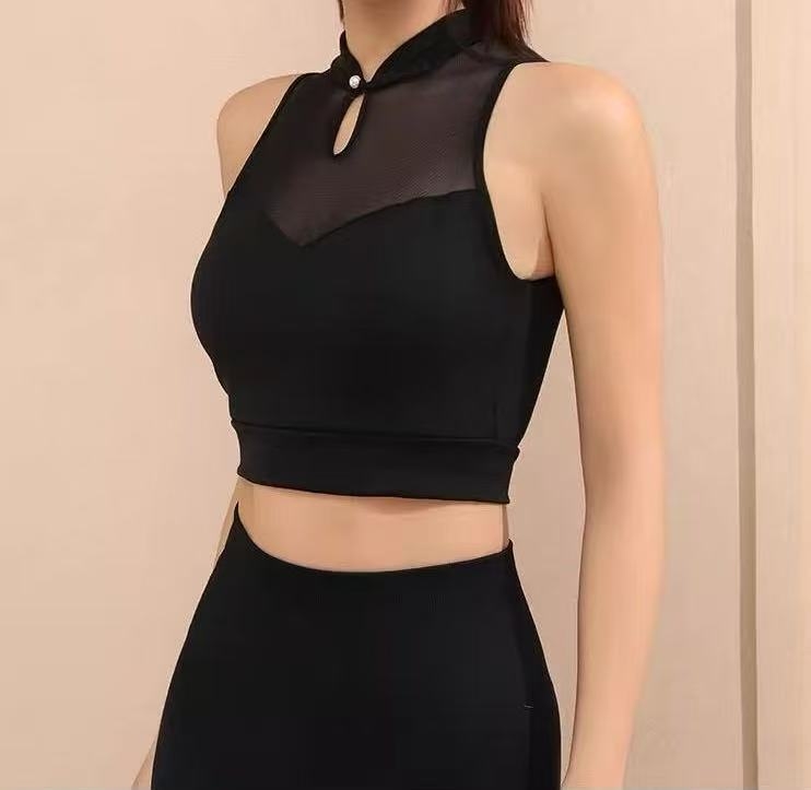 Bezšivni jog top – uski kroj, duljina do struka, dvostrani nylon (85% nylon + 15% spandex), brzo sušenje, mrežasti stražnji dio, s umetkom za podlogu