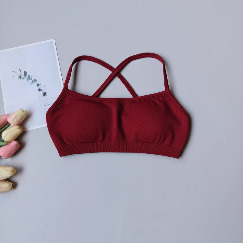 Bezešrna sportska grudnjaka s križnim stražnjim dijelom, bežična, puna čašica s oblikovanim šalicama, materijal najlon/poliamid 90% + spandeks 10%, trodjelni set, prozračna i brzo sušeća