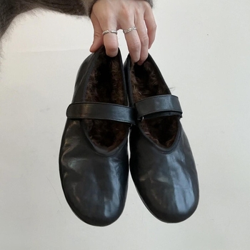Ženske Mary Jane cipele — okrugli nos, gornji materijal mikrovlakna, ulošak od ovčje kože, podstava od umjetnog pliša, gumeni potplat