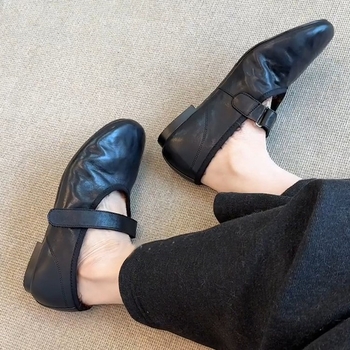 Ženske Mary Jane cipele — okrugli nos, gornji materijal mikrovlakna, ulošak od ovčje kože, podstava od umjetnog pliša, gumeni potplat