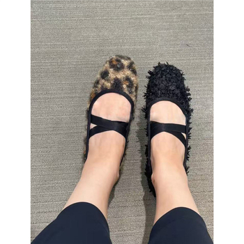 Japanskog stila Mary Jane balerine s leopard uzorkom od pliša, elastična traka, niski potpetice 1–3 cm, podstavljena vunom