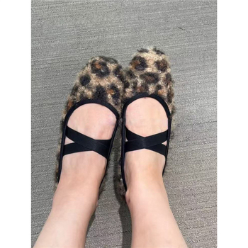 Japanskog stila Mary Jane balerine s leopard uzorkom od pliša, elastična traka, niski potpetice 1–3 cm, podstavljena vunom