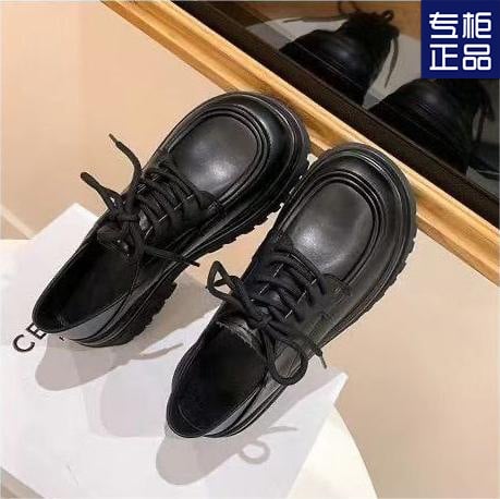 Ženske mokasine od PU kože s okruglim vrhom, srednja peta 3–5 cm, injekcijski oblikovana potplata, prozračna pamucna podstava