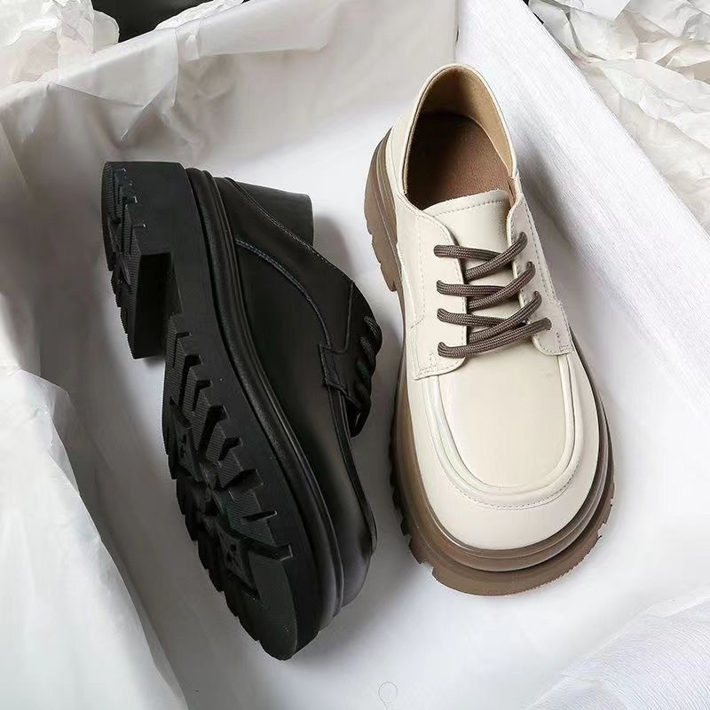 Ženske mokasine od PU kože s okruglim vrhom, srednja peta 3–5 cm, injekcijski oblikovana potplata, prozračna pamucna podstava