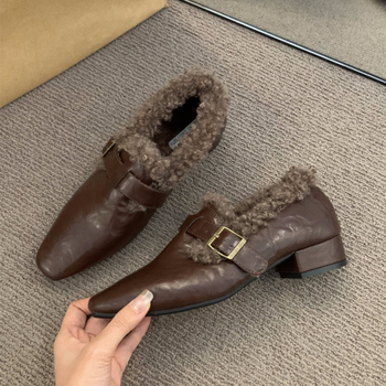 Ženske PU kožne loaferice s četvrtastim vrhom, podstavljene krznom, srednje visoki debeli potplat, gumena podloga