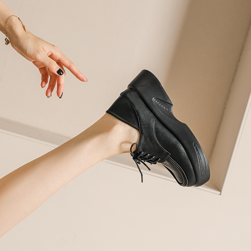 Ženske platforme loaferice s vezicama — zaobljeni vrh, gornji dio od mikrovlakana, debela platforma 6–8 cm, gumena potplat