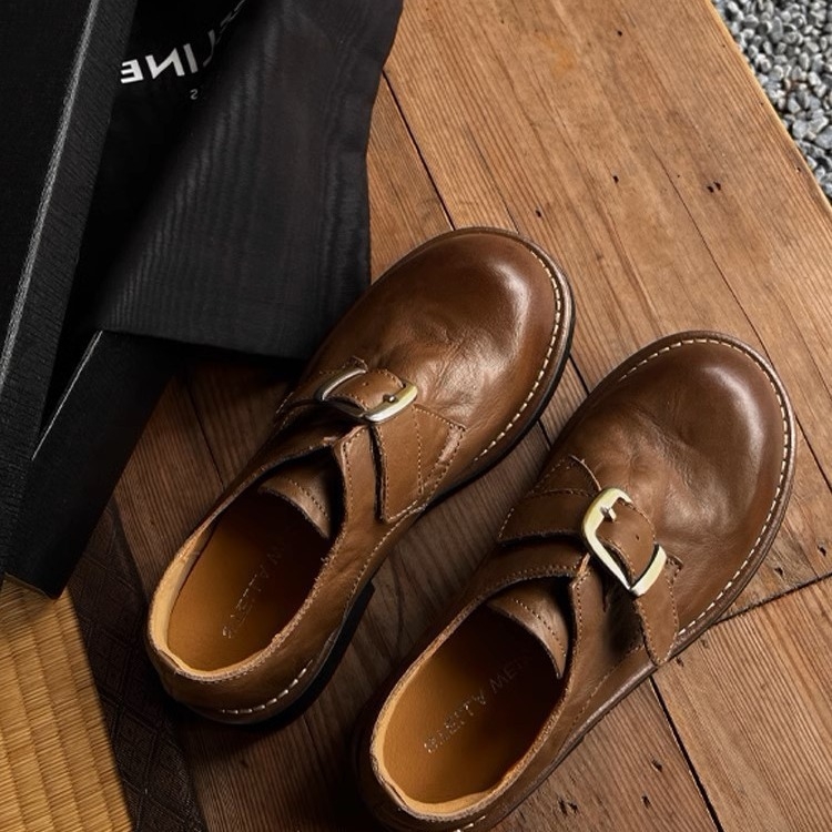 Ženske loaferice od teleće kože s okruglim vrhom, gornji dio od kože prvog sloja, niski potplat 1–3 cm, gumeni potplat, EVA ulošak — retro poslovni casual stil