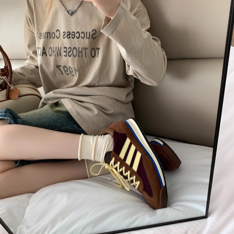 Ženske tenisice za slobodno vrijeme – niski gornji dio, debela potplat, gornji materijal od super vlakana, gumeni potplat