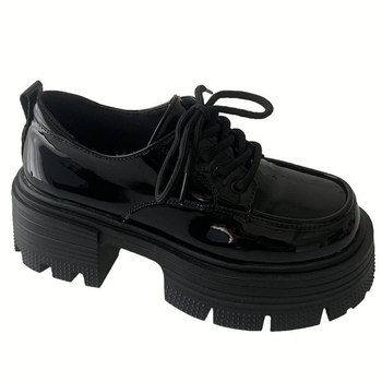 Loferice od PU gornjim dijelom, okrugli vrh, srednja peta 3-5 cm, gumeni potplat