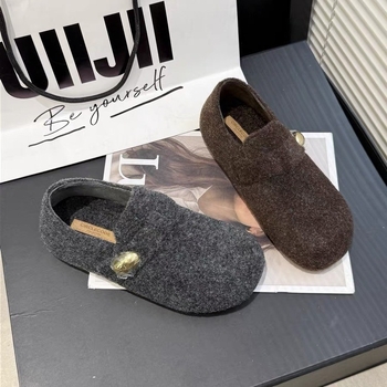 Casual slip-on tenisice u korejskom stilu s plišanim gornjim dijelom, unutarnja podstava od super vlakana, gumeni potplat, nizak 1–3 cm potpetica