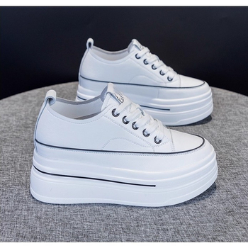 Ženske casual tenisice s povećanjem visine, prozračni mrežasti gornji dio, chunky peta 6-8 cm, vezanje na špage, lagan dizajn