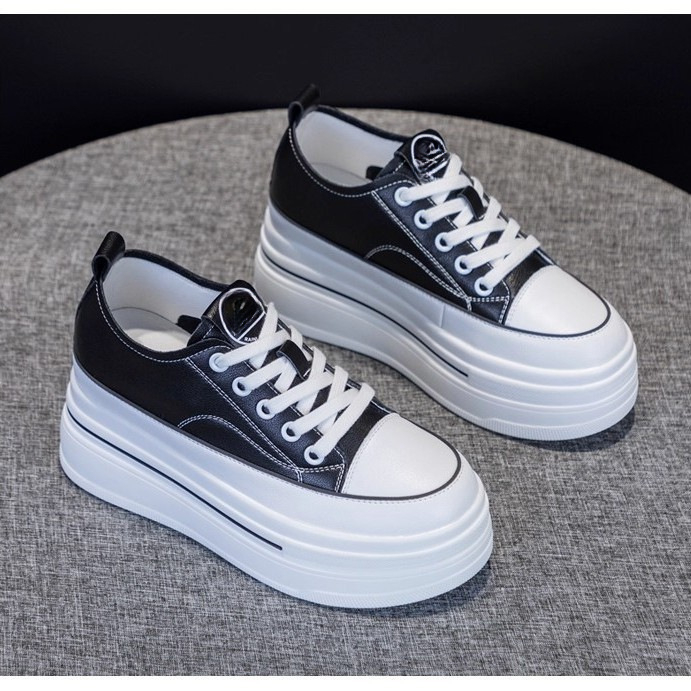 Ženske casual tenisice s povećanjem visine, prozračni mrežasti gornji dio, chunky peta 6-8 cm, vezanje na špage, lagan dizajn