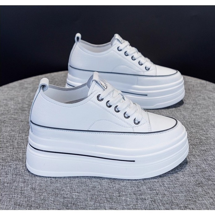 Ženske casual tenisice s povećanjem visine, prozračni mrežasti gornji dio, chunky peta 6-8 cm, vezanje na špage, lagan dizajn