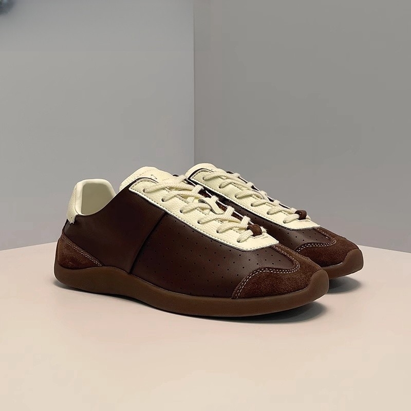 Ženske tenisice za trening – gornji dio od Split leather, ravna peta, okrugli vrh, gumasta potplat, vezanje, EVA uložak, jesen/zima