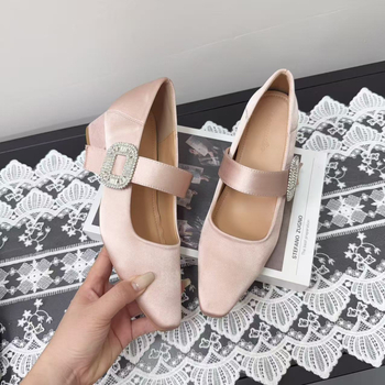 Mary Jane cipele s unutarnjim povećanjem visine, debeli visoki pet, gornji dio od imitacije mikrovlakana, gumeni potplat, slip-on zatvaranje