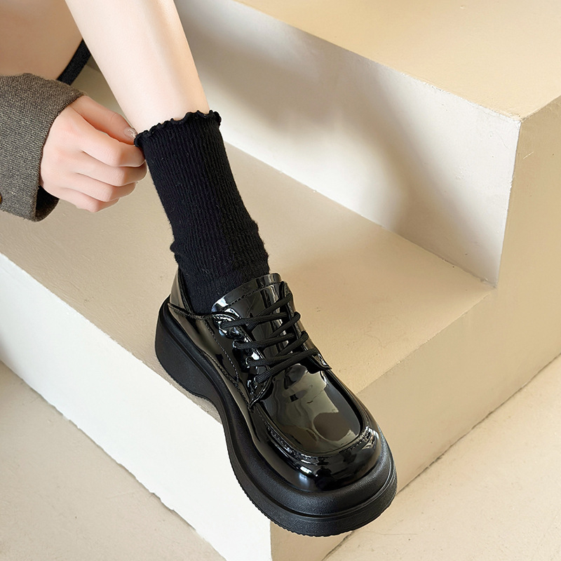 Ženski JK kožni loaferi - vamp od dvostruke teletine kože, okrugli vrh, srednja peta 3-5 cm, vezivanje, niski profil