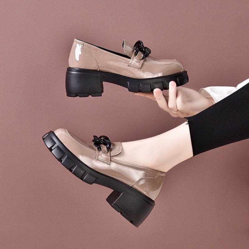 Pantofi platformă din piele pentru femei – stil britanic, toc wedge 4–6 cm, închidere cu cataramă, tălpi latex