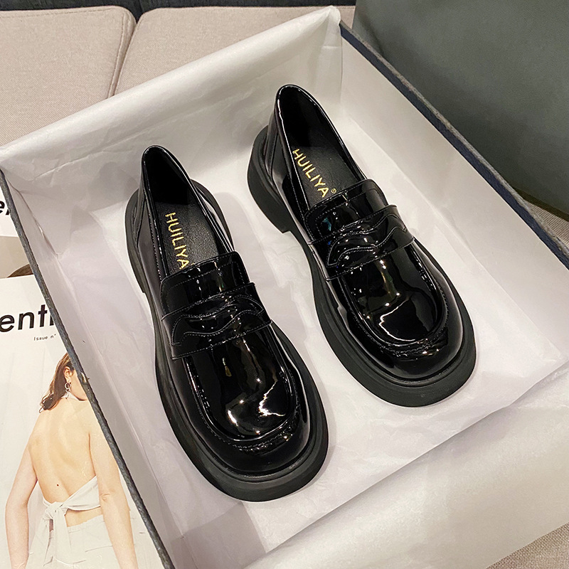 Ženske loaferice s debelim potplatom za jesen - Slip-On; gornji dio od mikrovlakana; zaobljena špička; 3–5 cm visina peta; ulošak od pigskin