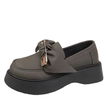 Mary Jane cipele s debelim potplatom, slip-on dizajn, niski gležanj, srednja visina pete 3–5 cm, gumeni potplat, korejski stil