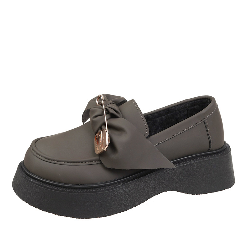 Mary Jane cipele s debelim potplatom, slip-on dizajn, niski gležanj, srednja visina pete 3–5 cm, gumeni potplat, korejski stil