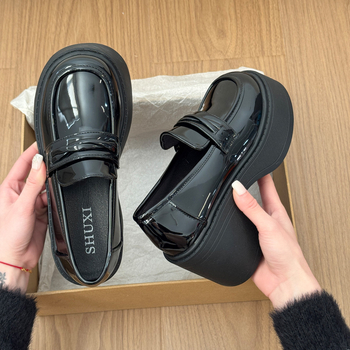 Ženske casual loaferice japanskog stila JK, PU gornji dio, okrugli vrh, srednje visina pete 3–5 cm, zatvaranje na Velcro