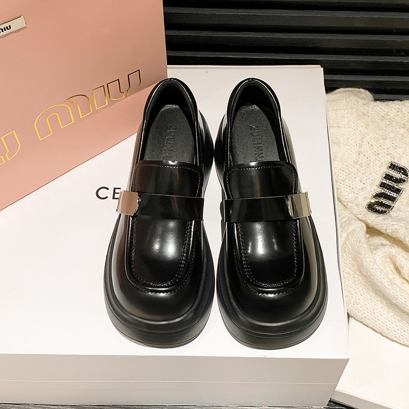 Ženske kožne loaferice s debelim potplatom, zaobljeni vrh, Velcro zatvarač, korejski stil, peta 6–8 cm