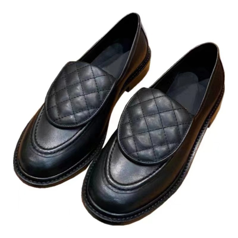 Ženske loaferice, britanski stil, slip-on, okrugli zaobljeni nos, gornji dio od prave kože, visina pete 3-5 cm