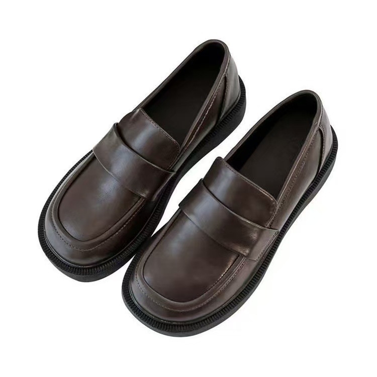 Ženski loafersi s okruglim nosom, slip-on, niski pet 1–3 cm, gornji dio od Superfiber, gumeni potplat