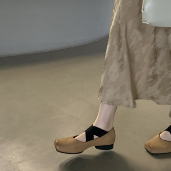 Pantofi Mary Jane - Vârf pătrat, Toc mic, Slip-On, Model floral, Căptușeală din lână de miel