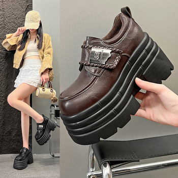 Loafers dama cu platformă groasă pentru înălțimea (6–8 cm), stil britanic; Material superior: Super Fiber; Închidere: șireturi; Interior: Microfiber.