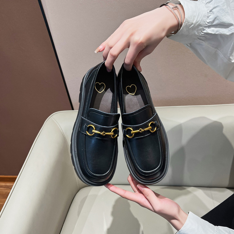 Ženski loafers od tkanine, okrugli nos, srednja peta 3-5 cm, slip-on