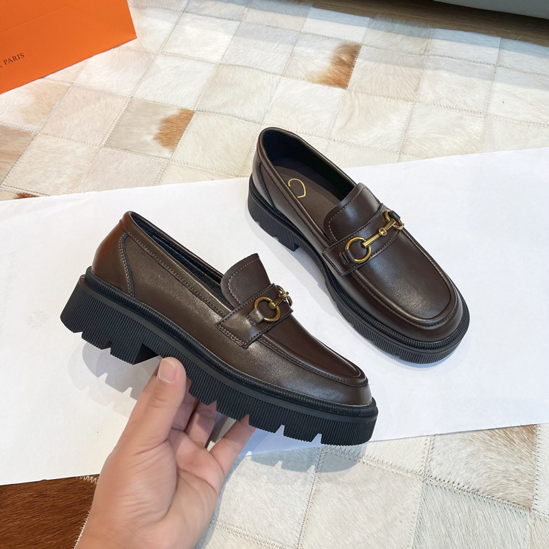 Ženski loafers od tkanine, okrugli nos, srednja peta 3-5 cm, slip-on