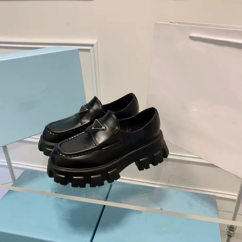 Ženski mokasini, gornji dio od mikrovlakana, zaobljena prednja, platforma 3–5 cm, Slip-On