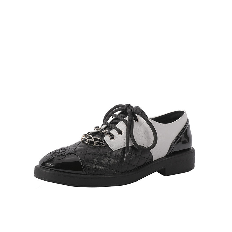 Ženske kožne cipele u stilu koledža, okrugli vrh, srednji visoki pet 3–5 cm, gornji dio od dvostruke teleće kože, vezanje šniranjem, ulošak od prirodne kože