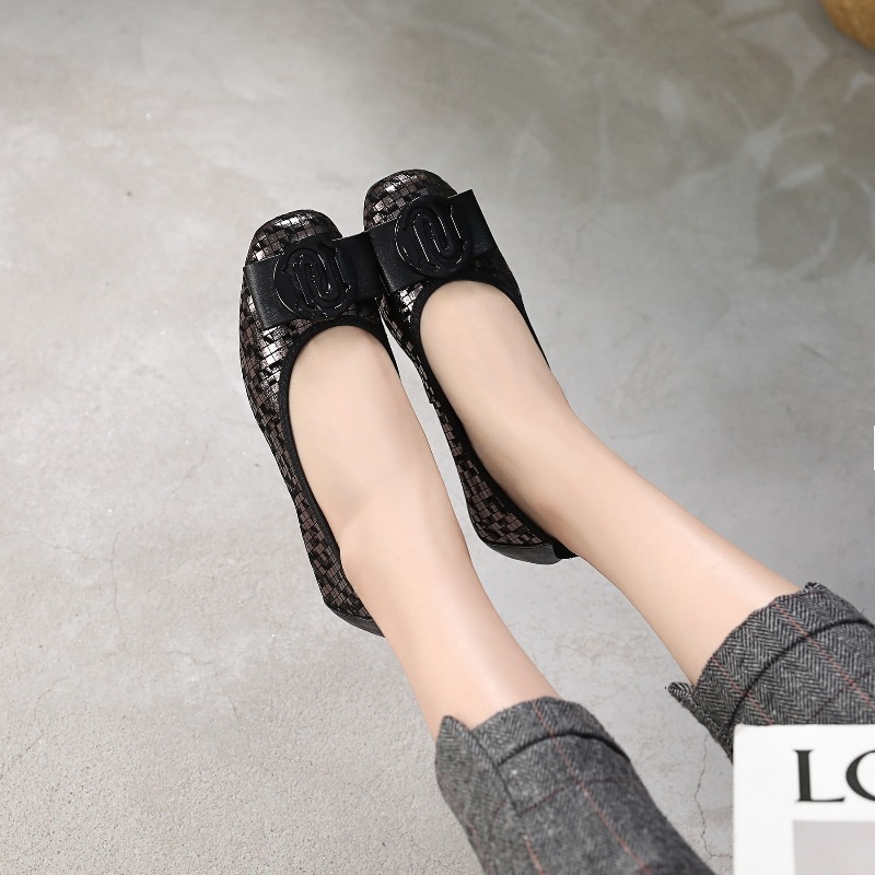 Ženske Mary Jane cipele od kože goveda, okrugli vrh, slip-on, niski potpetica 1–3 cm, gumeni potplat