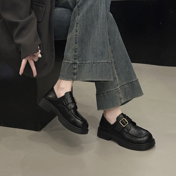 Ženske PU kožne loaferice, japanski stil, srednja visina pete 3–5 cm, gumeni potplat