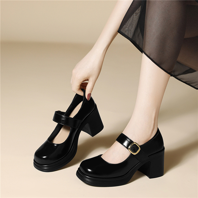 Mary Jane loafers s okruglim nosom, gornji dio od mikrovlakana, Velcro zatvaranje, visok pet 6–8 cm