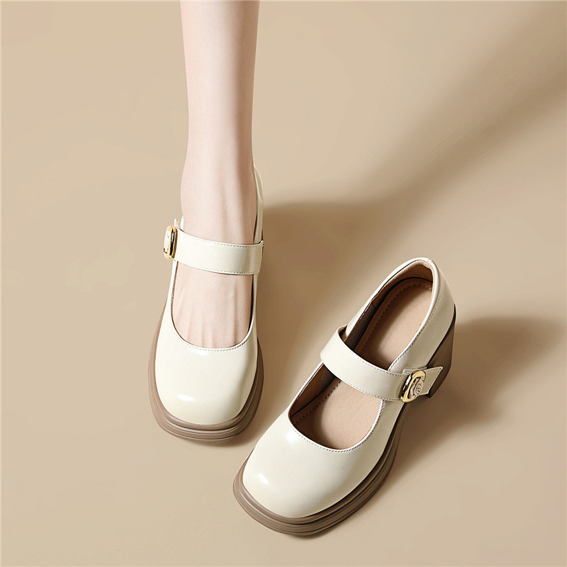 Mary Jane loafers s okruglim nosom, gornji dio od mikrovlakana, Velcro zatvaranje, visok pet 6–8 cm