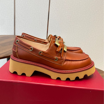 Loafers od prave kože, okrugli vrh, retro stil, slip-on s debelom potplatom za povećanje visine i metalnom kvadratnom kopčom