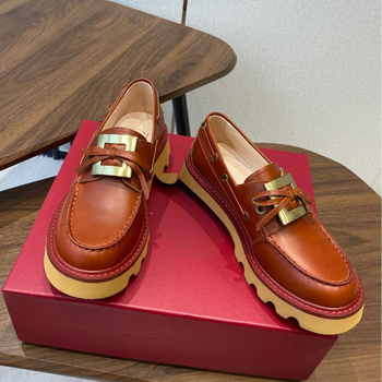 Loafers od prave kože, okrugli vrh, retro stil, slip-on s debelom potplatom za povećanje visine i metalnom kvadratnom kopčom