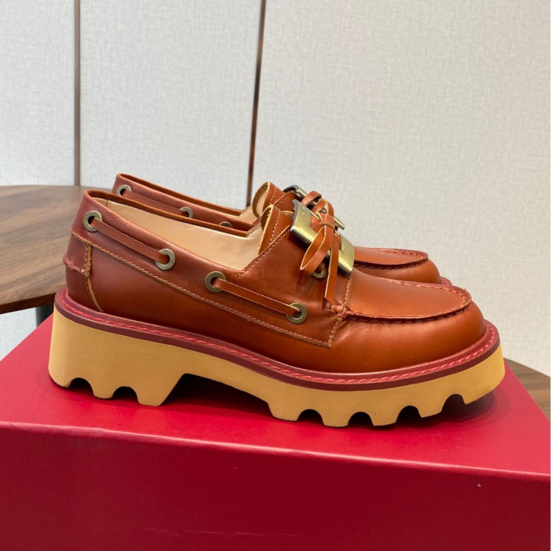 Loafers od prave kože, okrugli vrh, retro stil, slip-on s debelom potplatom za povećanje visine i metalnom kvadratnom kopčom