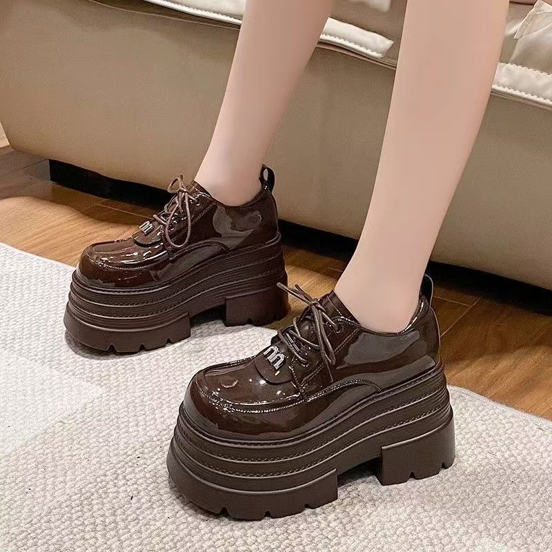 Lofersi s PU gornjim dijelom, okrugli vrh, debeli pet, gumeni potplat, visina pete iznad 8 cm